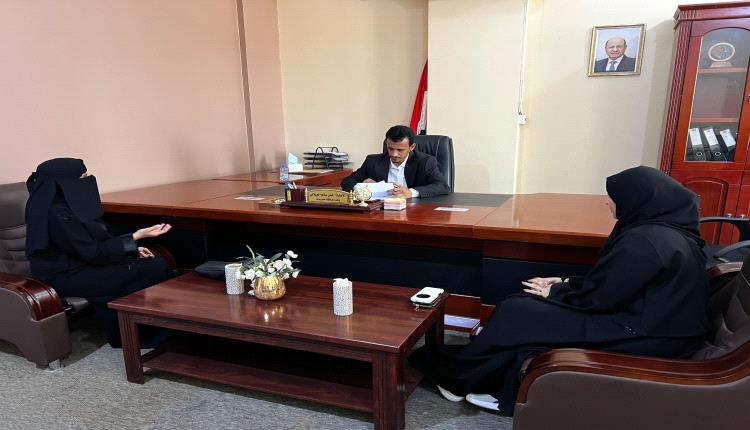 الوكيل الجيلاني يطلع على أنشطة مؤسسة "السمو" لبحث سبل تطوير تمكين المرأة اقتصادياً بحضرموت