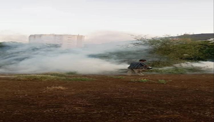 صحة البيئة بصيرة يواصل تنفيذ حملة رش ضبابي واسعة في مختلف احياء المديرية