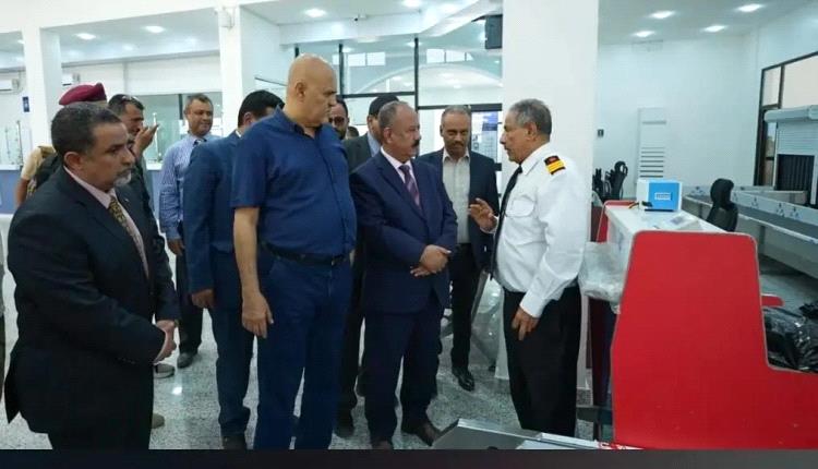 وزير النقل يتفقد مطار المخا الدولي ويطلع على مستوى الإنجاز والجاهزية الفنية