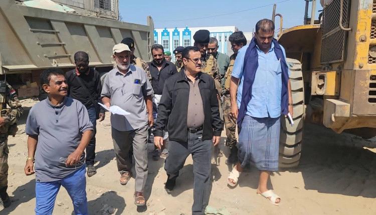 مدير عام المنصورة يدشن مشروع استكمال بناء مكاتب السلطة المحلية بالمديرية