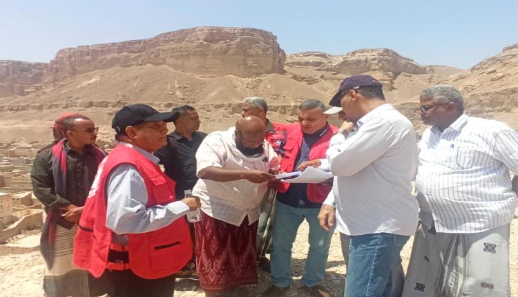 جمعية الهلال الأحمر اليمني تعتمد مشروع إحلال شبكات الأسبستوس بالقطن وتلتقي مدير عام المديرية