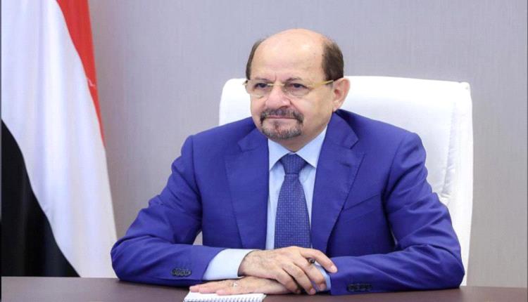 رئيس مجلس الوزراء وزير الخارجية يلتقي رئيس أركان قوات درع الوطن في معاشيق
