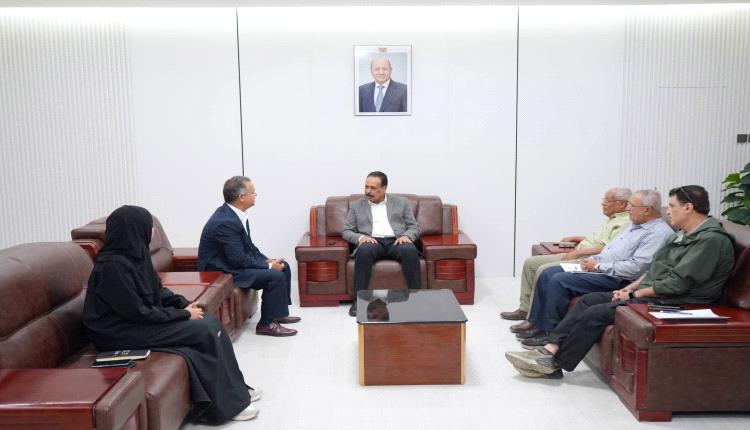 وزير الأشغال يبحث مع السفير الليبي سبل تعزيز التعاون المشترك