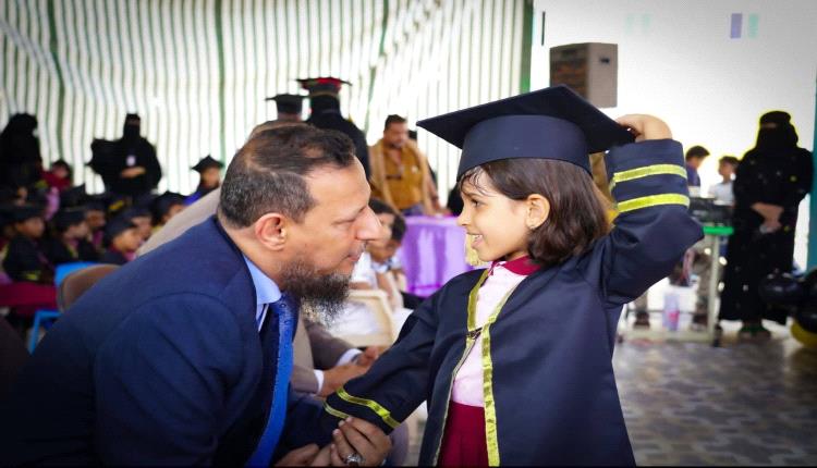 محافظ عدن يشارك أطفال روضة الشهيد باصهيب بالمنصورة حفل تخرجهم