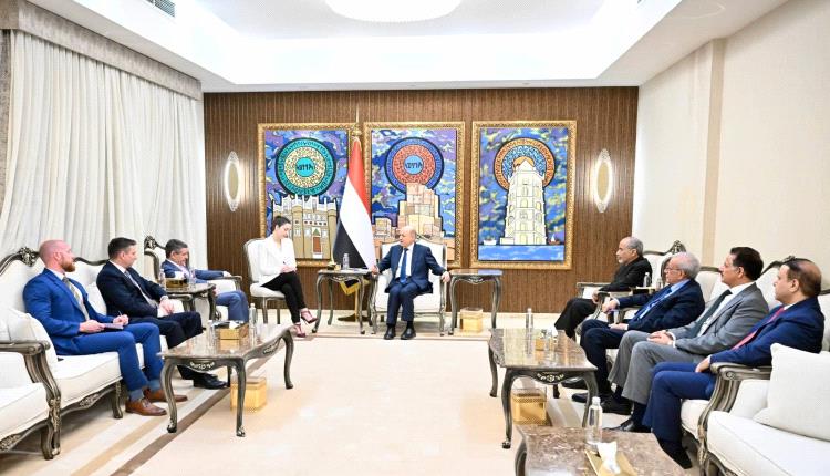 العليمي: الرهان على اعتدال سلوك النظام الإيراني ومليشياته سيقود إلى مزيد من التصعيد والفوضى في المنطقة