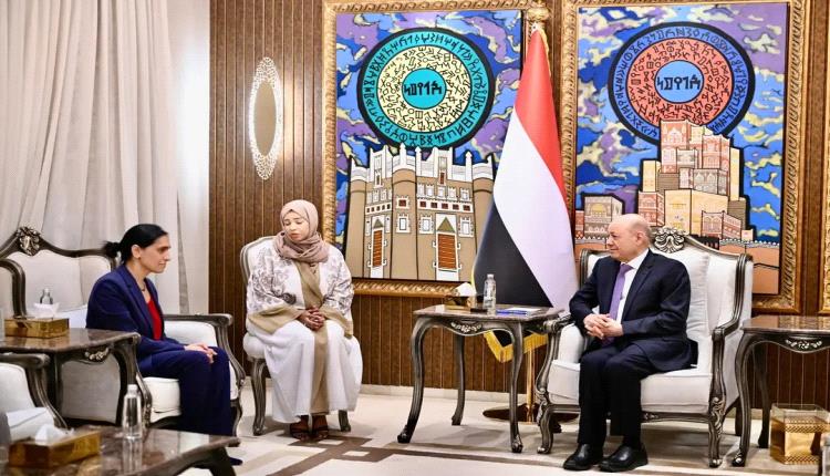 رئيس مجلس القيادة يؤكد أولوية العمل على إغلاق ملف الوكلاء في أي اتفاق مع النظام الإيراني