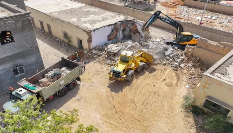 بتوجيهات المحافظ بن الوزير.. بدء أعمال إنشاء ثلاث قاعات دراسية حديثة بكلية المجتمع شبوة
