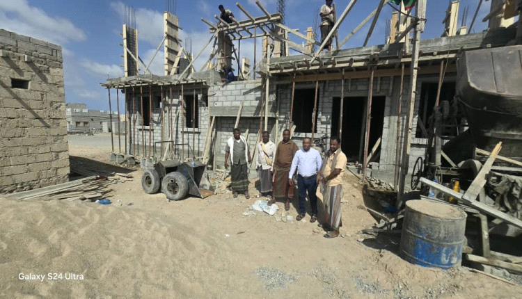 مدير الصحة في بروم ميفع ينفقد سير العمل بمشروع مركز "الأمومة" والمرافق الصحية بميفع