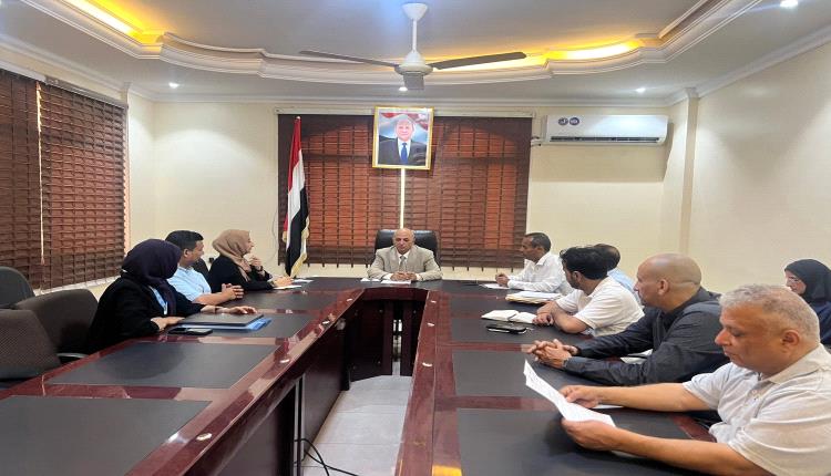 الوزير الشرجبي يناقش مع منظمة يمن آيد التحضيرات لمؤتمر المناخ ويلتقي مسؤول المياه في اليونيسيف