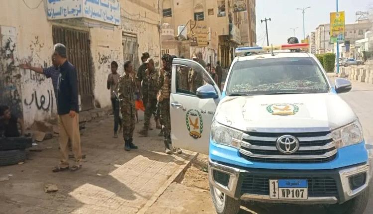 السلطة المحلية بعتق تنفّذ حملة موسعة لإزالة العشوائيات وتحسين المظهر الجمالي للمدينة