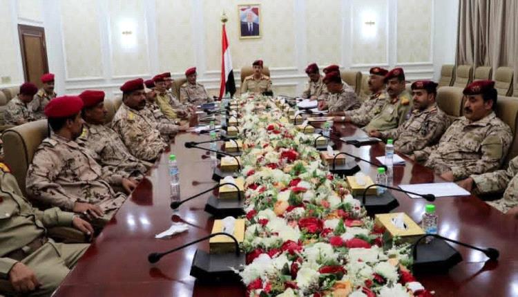 وزير الدفاع يطلع على جهود استكمال قطع البطاقة الذكية لمنتسبي الوزارة