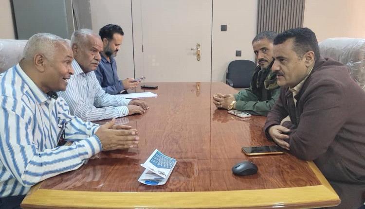 الداؤودي" يناقش مع قيادة شركة مصافي عدن سبل التعاون المشترك