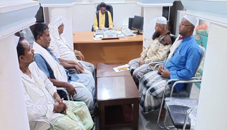 مدير عام مديرية تريم يلتقي بلجنة الزواج الجماعي بعينات
