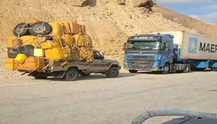 تصاعد الشكاوى من الجبايات غير القانونية بين شحن والغيضة.. وتجار القات يطالبون الرئاسة بالتدخل العاجل