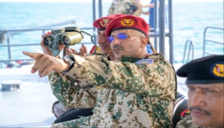 الفريق طارق صالح يعلن دخول زوارق بحرية جديدة للخدمة في البحر الأحمر