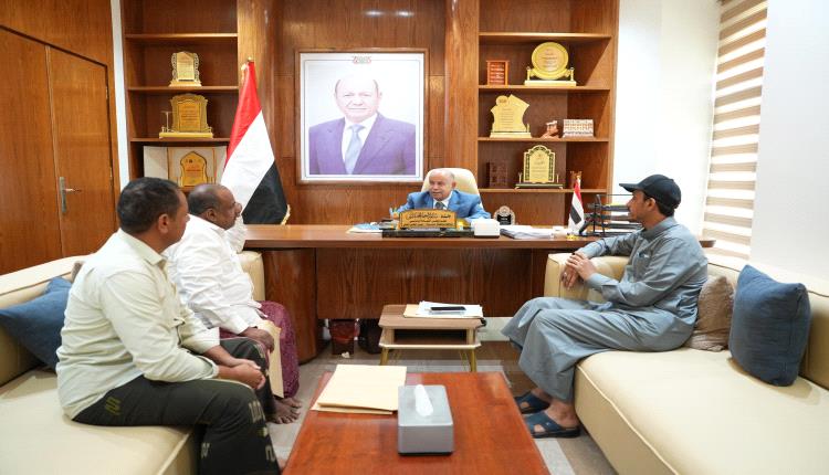 عضو مجلس القيادة محافظ حضرموت يبحث أوضاع مديريتي الضليعة ويبعث