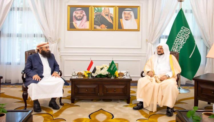 وزير الأوقاف يبحث مع وزير الشؤون الإسلامية السعودي تعزيز التعاون المشترك