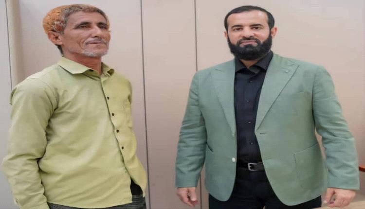 الصحفي المخضرم سالم حيدرة صالح يشيد بمبادرة محافظ أبين الإنسانية تجاه إعلامي المحافظة