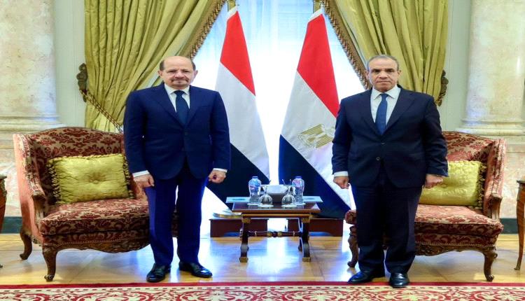 رئيس الوزراء وزير الخارجية يعود إلى عدن بعد زيارة رسمية قصيرة إلى القاهرة