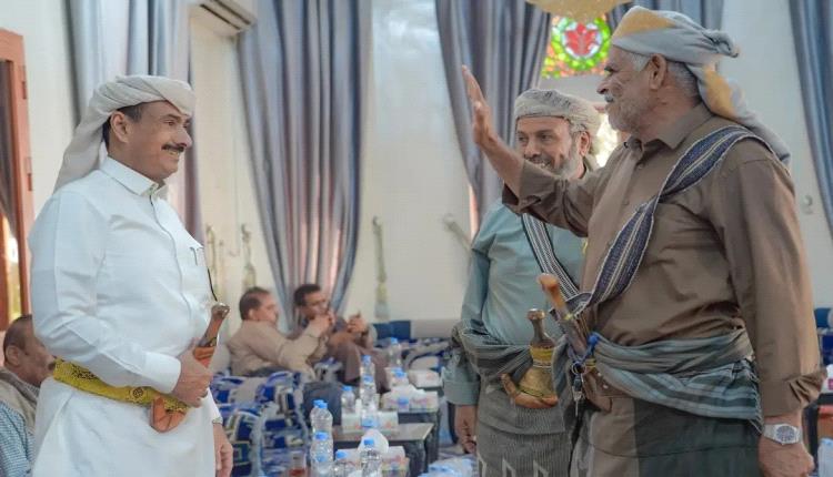 المحافظ بن الوزير يبشر بموعد بدء أعمال مشروع إنشاء محطة الكهرباء الغازية بالعقلة