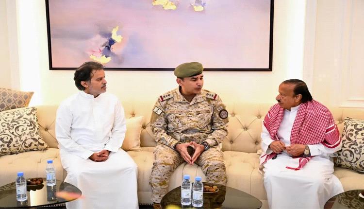 الفريق الركن فهد بن حمد السلمان يقدم واجب العزاء في وفاة الرئيس السابق المشير الركن عبدربه منصور هادي