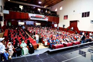 تكريم 180 عاملاً وعاملة بتعز بمناسبة عيد العمال