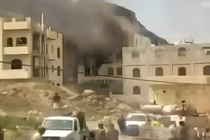 الحوثيون يفجرون منزل ضابط معتقل منذ سنوات في صنعاء