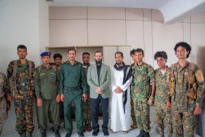 محافظ أبين يكرّم أمن خنفر بعد نجاحه في ضبط المتورطين بأحداث سوق جعار