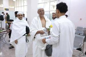 انطلاق أولى رحلات تفويج حجاج بيت الله الحرام من مطار سيئون الدولي إلى جدة