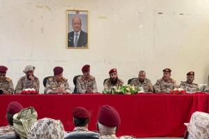 اللواء شكري يعقد اجتماعاً موسعاً بقيادات محاور المنطقة الرابعة لتعزيز التعاون والجاهزية القتالية