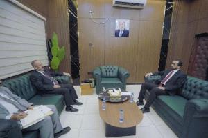 وزيرا النقل والخدمة المدنية يناقشان معالجة أوضاع الموظفين وتعزيز التنسيق المؤسسي