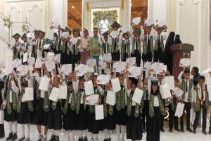 مدرسة الريان الأهلية بمديرية تُبن بلحج تُسدل الستار على العام الدراسي بحفل بهيج لتكريم أوائلها