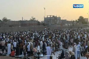 في أجواء إيمانية مهيبة.. أبناء أبين يؤدون صلاة عيد الأضحى بزنجبار وخطيب العيد يدعو للحفاظ على الأمن وإصلاح ذات البين