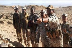 رئيس هيئة العمليات يتفقد أبطال القوات المسلحة جنوب مأرب
