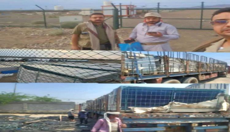 الحوثيون ينهبون ألواحًا ومعدات من محطتي كهرباء حيس والخوخة وينقلونها إلى صعدة