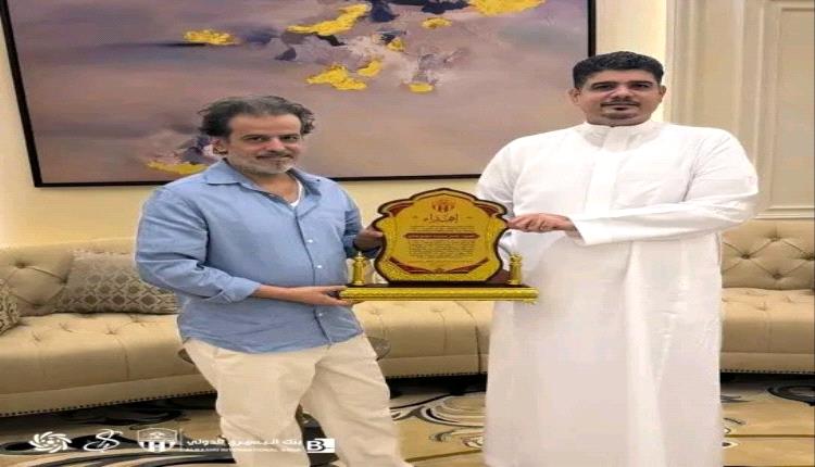 نادي شعب حضرموت يكرّم اللواء ناصر عبدربه منصور هادي تقديرًا لدعمه السخي للنادي والقطاع الشبابي والرياضي