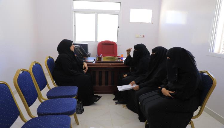 وكيلة حضرموت لشؤون المرأة تبحث بالوادي والصحراء أوضاع المؤسسات المختصة بالمرأة وتعزيز دورها في خدمة المرأة