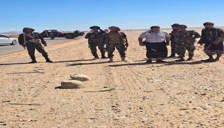 الأجهزة الأمنية في شبوة تحبط مخططاً إرهابياً وتفكك 3 عبوات ناسفة على الخط الدولي