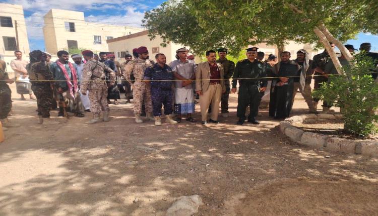 شرطة حضرموت الوادي والصحراء والنيابة العامة تنفذان حكم قصاص بالاعدام في المحكوم عليهم ماجد حسن المحمدي ومبروك حسن المحمدي ومحمد سليم بن علي سالم لقتلهم سته مواطنين