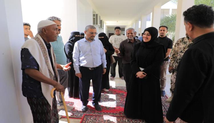 الوكيلة الحضرمي تتفقد أوضاع الطالبات وتطلع على الخدمات التعليمية والصحية بجامعة سيئون وكلياتها
