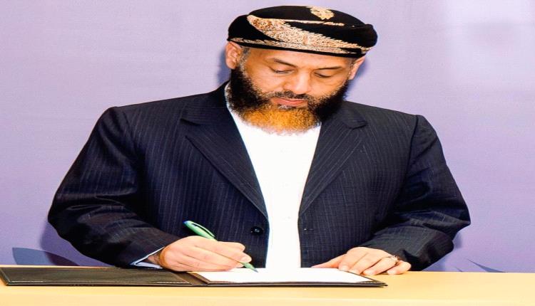 وزير الأوقاف السابق: الخصومة لا تمنح مبررًا للارتماء في أحضان الحوثي والتخلي عن المبادئ