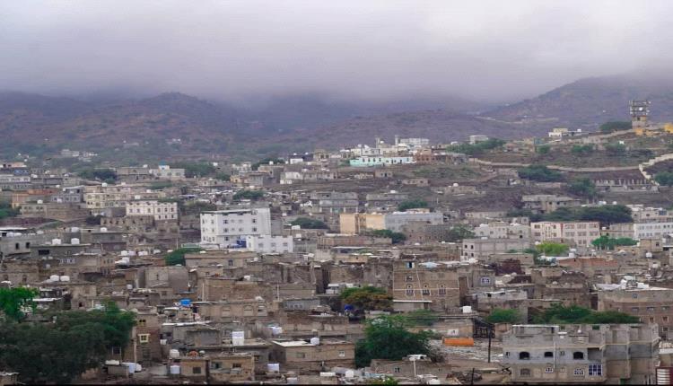 إعلاميون وناشطون في الضالع يطالبون بمنع "الباعة المتجولين" وضبط التحركات المشبوهة وسط ظروف الحرب التي تمر بها بلادنا