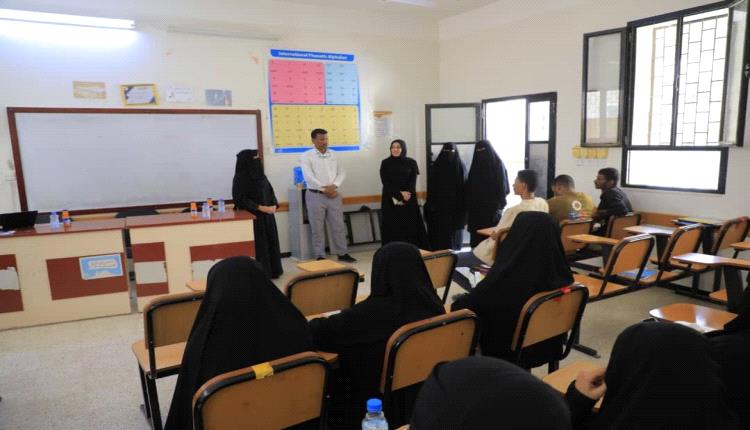 وكيل محافظة حضرموت لشؤون المرأة تزور المجمع الأكاديمي بمديرية القطن وتطلع على قضايا الطالبات