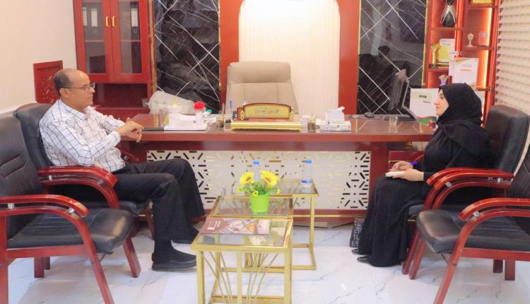 وكيلة حضرموت لشؤون المرأة تطلع على جهود السلطة المحلية بمديرية سيئون في تعزيز حضور المرأة