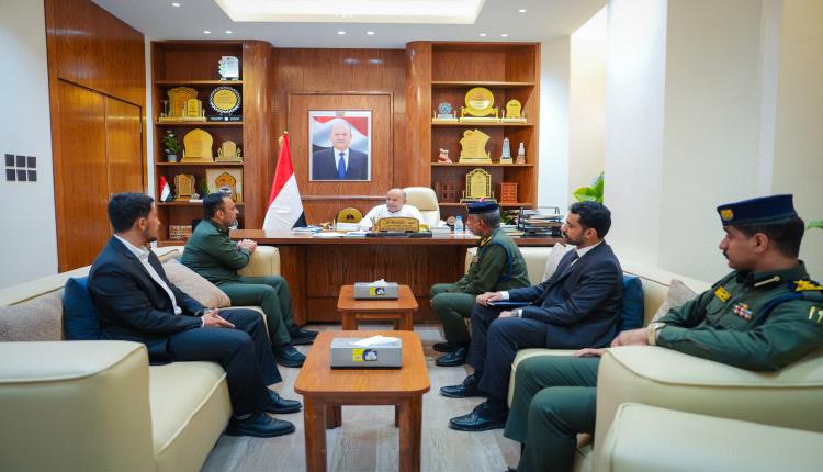 الخنبشي يبحث أوضاع مصلحة الهجرة والجوازات والجنسية وسبل تطوير خدماتها