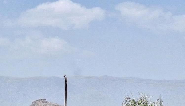 غارات تستهدف مواقع حوثية في جبال ثرة بأبين