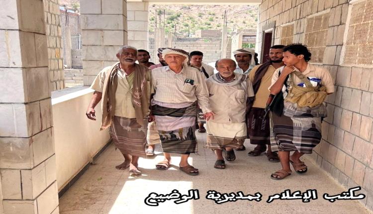 بتكليف من المحافظ.. الوكيل الجحما يزور الوضيع ويلتقي بقيادة المقاومة وابناء المديرية لدعم الجبهات