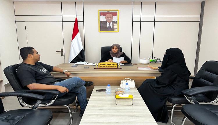 وكيلة حضرموت لشؤون المرأة مع عدد من منظمات المجتمع المدني أبرز الاحتياجات وسبل الدعم والتمكين