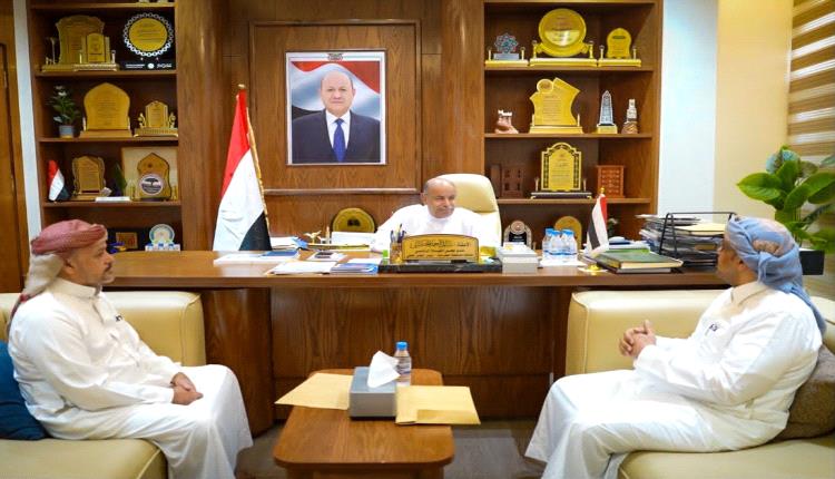 الخنبشي يناقش أوضاع مصلحة شؤون القبائل بوادي وصحراء حضرموت وجهودها في إصلاح ذات البين