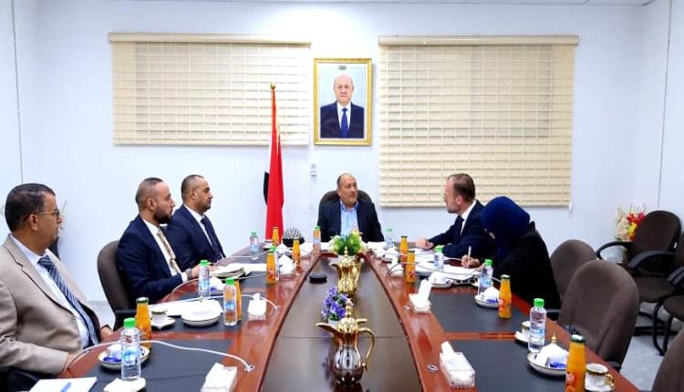 نائب وزير الصناعة والتجارة يناقش مع مكتب المبعوث الأممي تداعيات التصعيد العسكري وسبل استقرار الأسواق